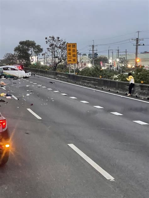 秀水車禍|國1彰化秀水段重大車禍釀1死3傷 婦自撞護欄5歲兒噴。